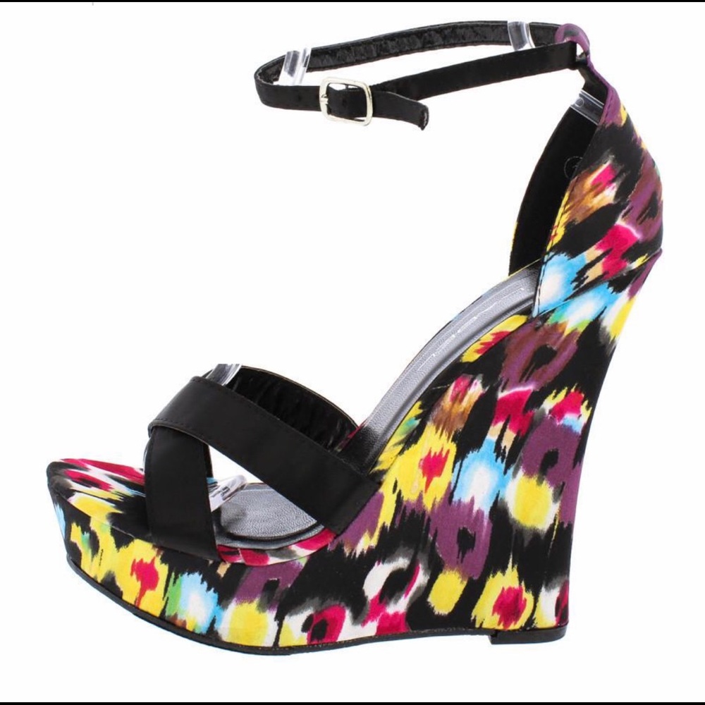 👠🔥 FIRE SALE💥Black Satin platform wedge sandal